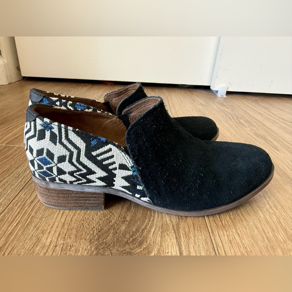 Tom’s Black Suede Ankle Bootie Aztec - Picture 6 of 12